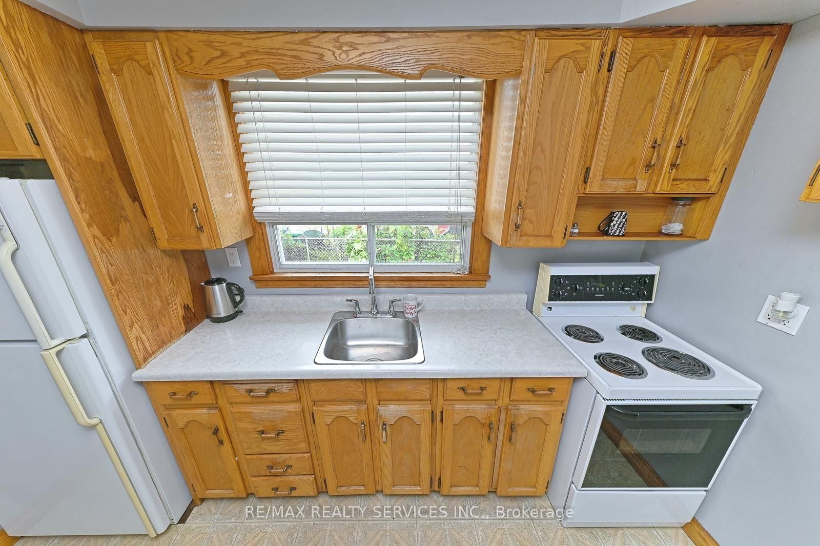 54 Woodward Avenue • Brampton, ON photo 18