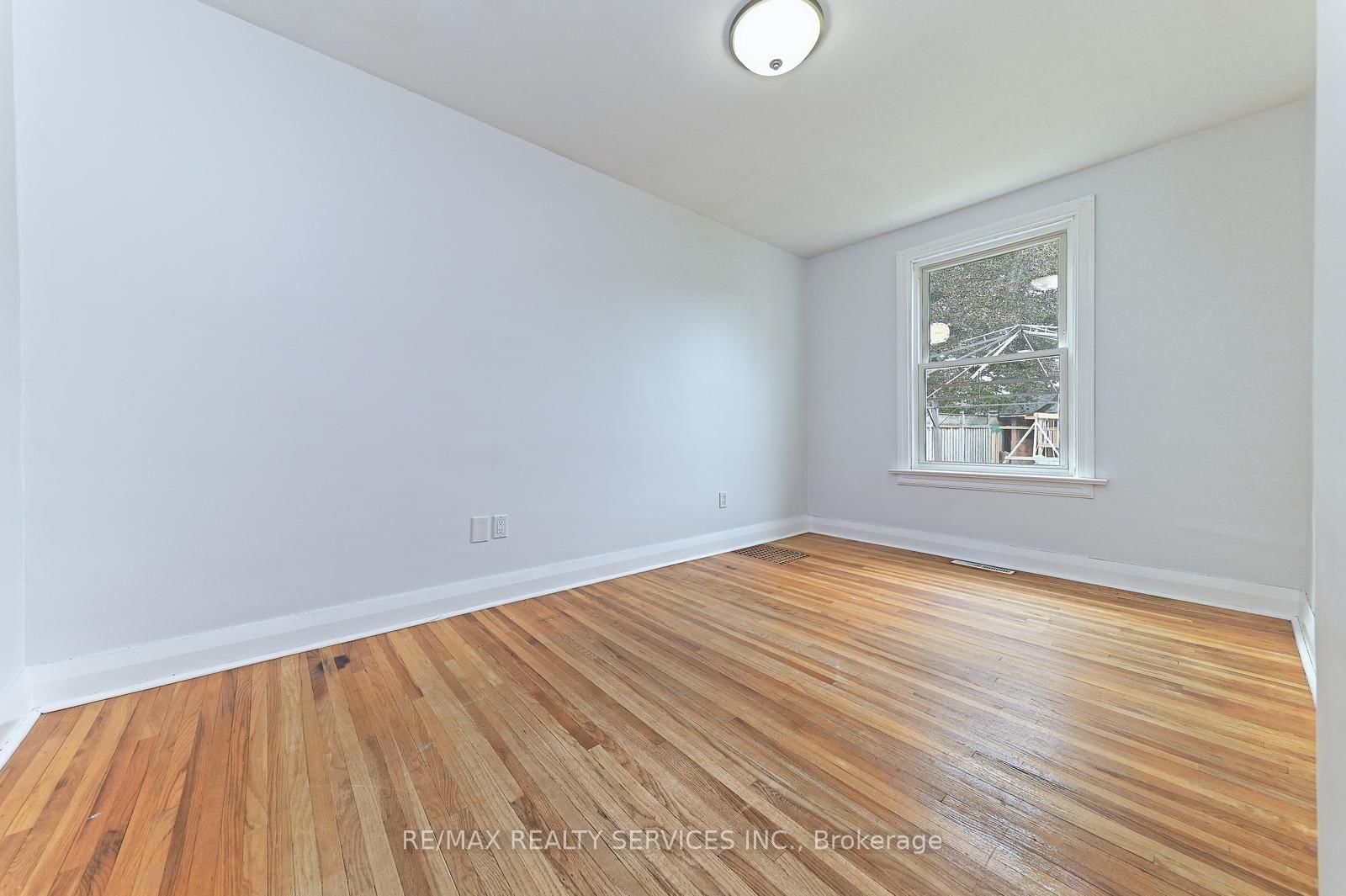 54 Woodward Avenue • Brampton, ON photo 22