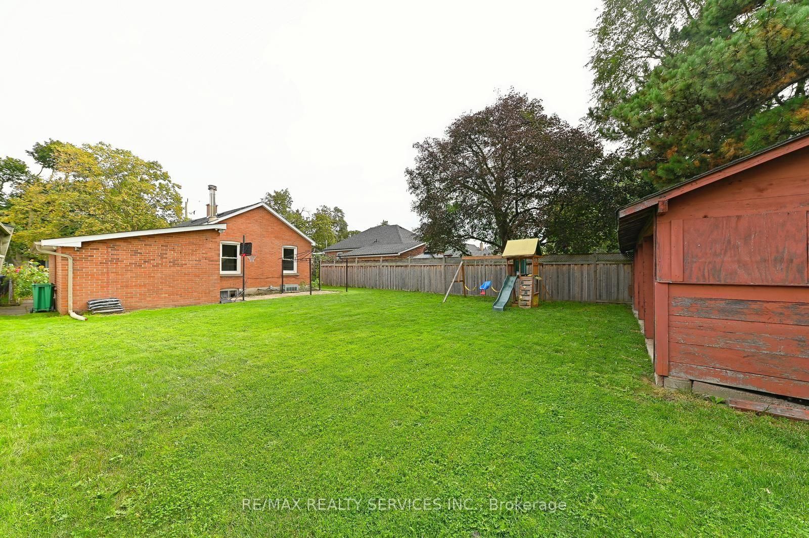 54 Woodward Avenue • Brampton, ON photo 47