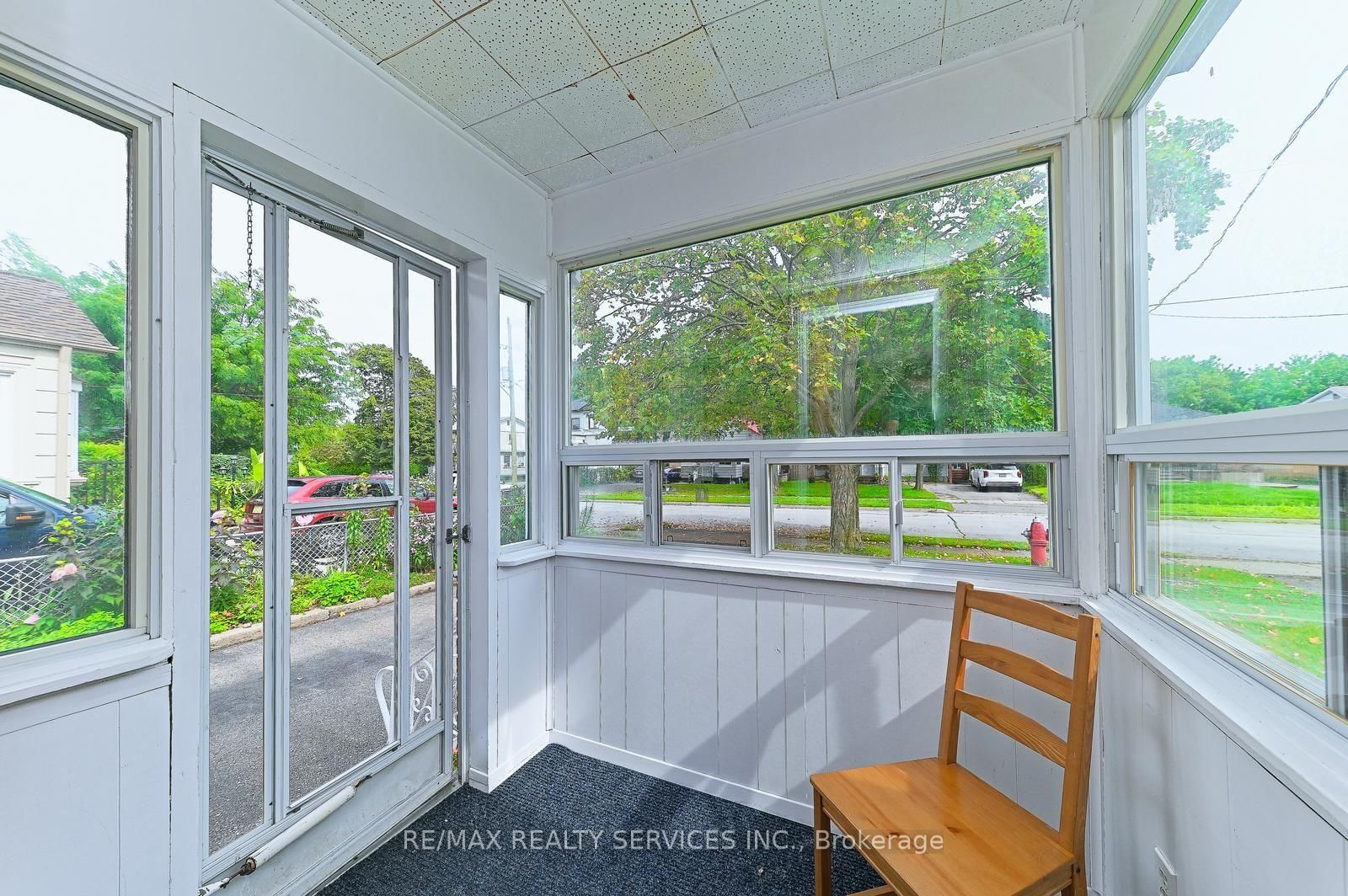 54 Woodward Avenue • Brampton, ON photo 9