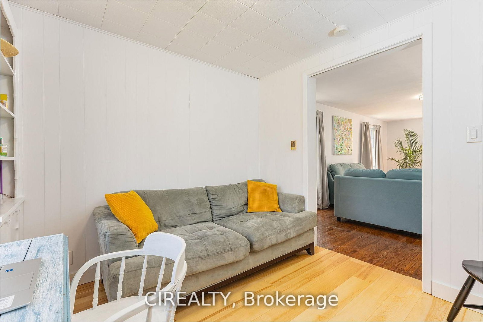 25 Howard Avenue • Oakville, ON photo 11