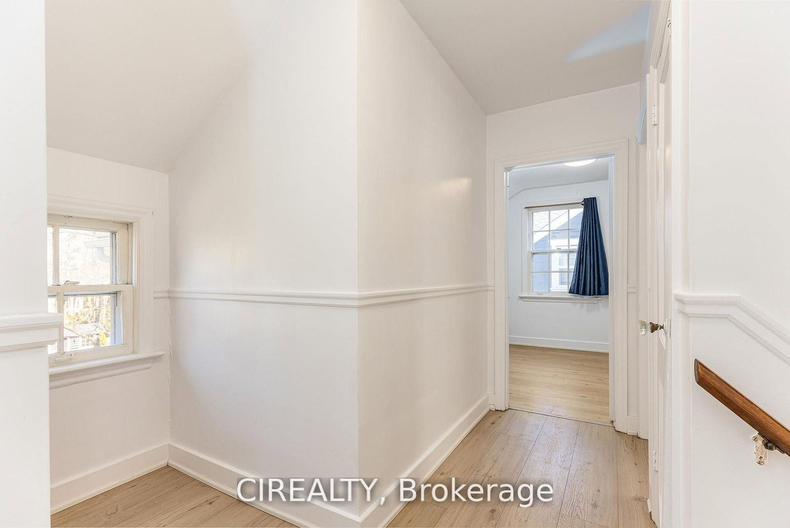 25 Howard Avenue • Oakville, ON photo 13