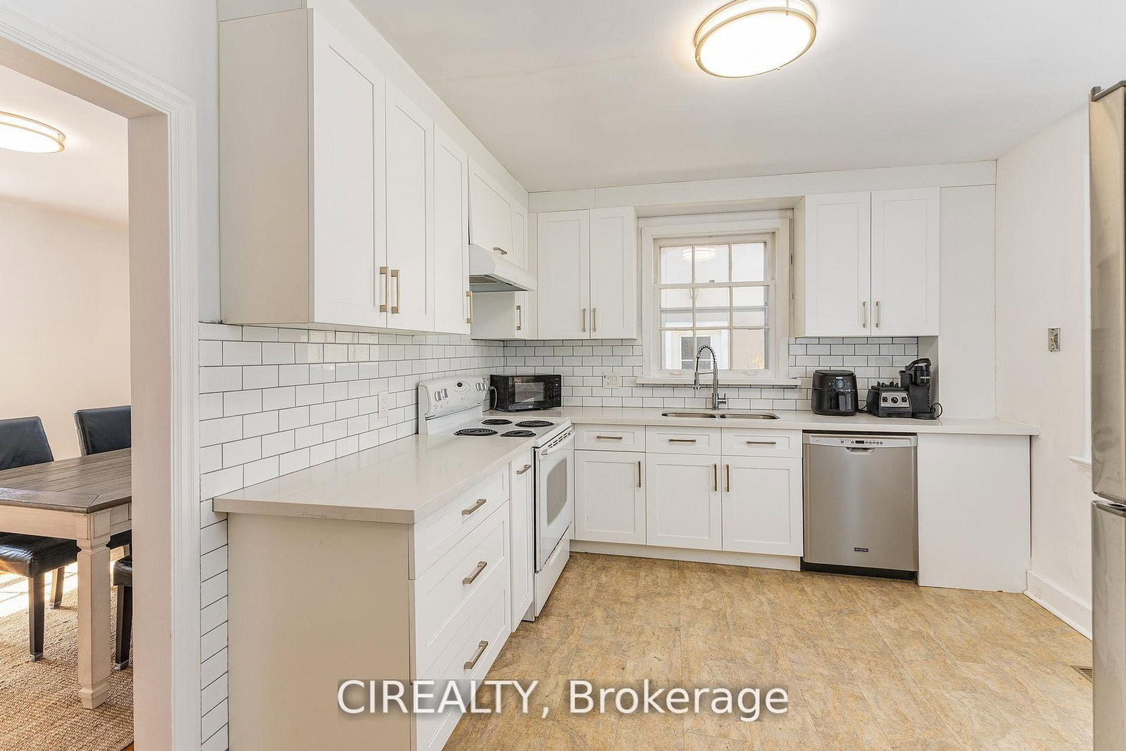 25 Howard Avenue • Oakville, ON photo 14