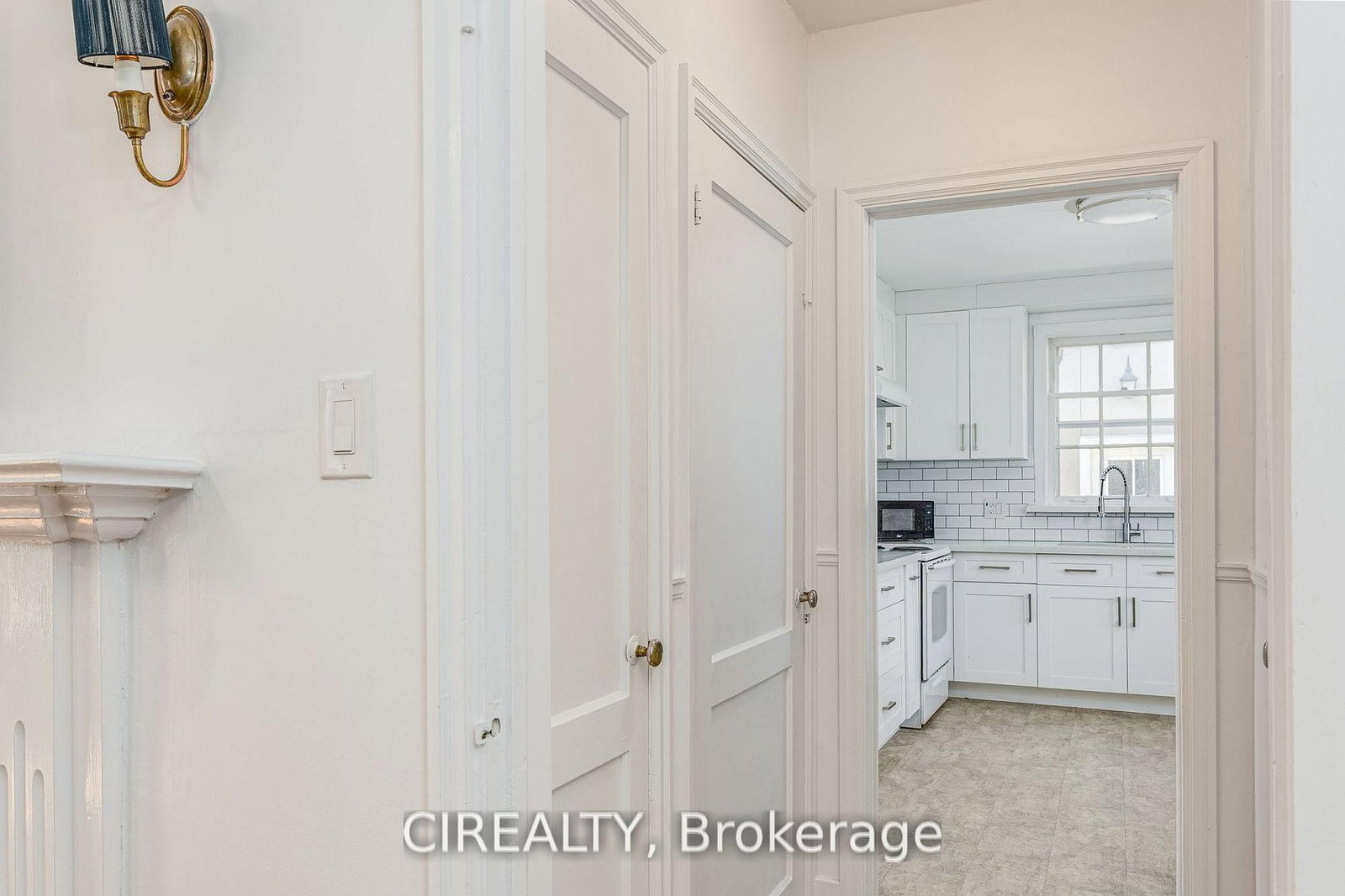 25 Howard Avenue • Oakville, ON photo 15