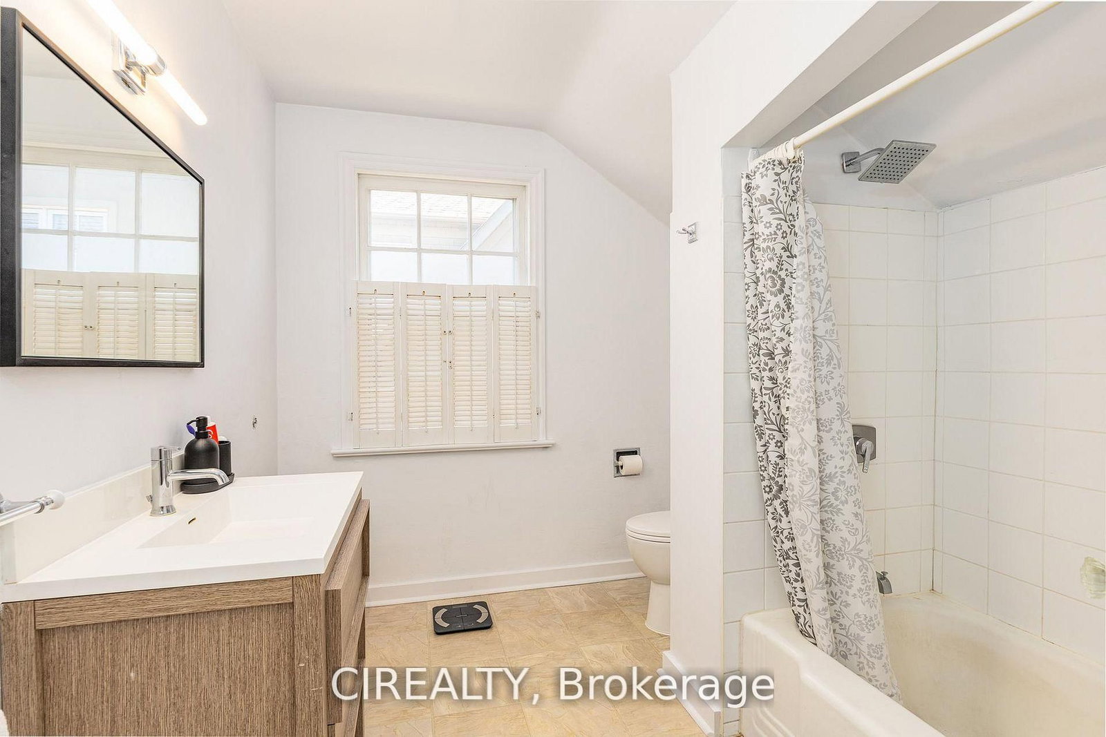 25 Howard Avenue • Oakville, ON photo 21