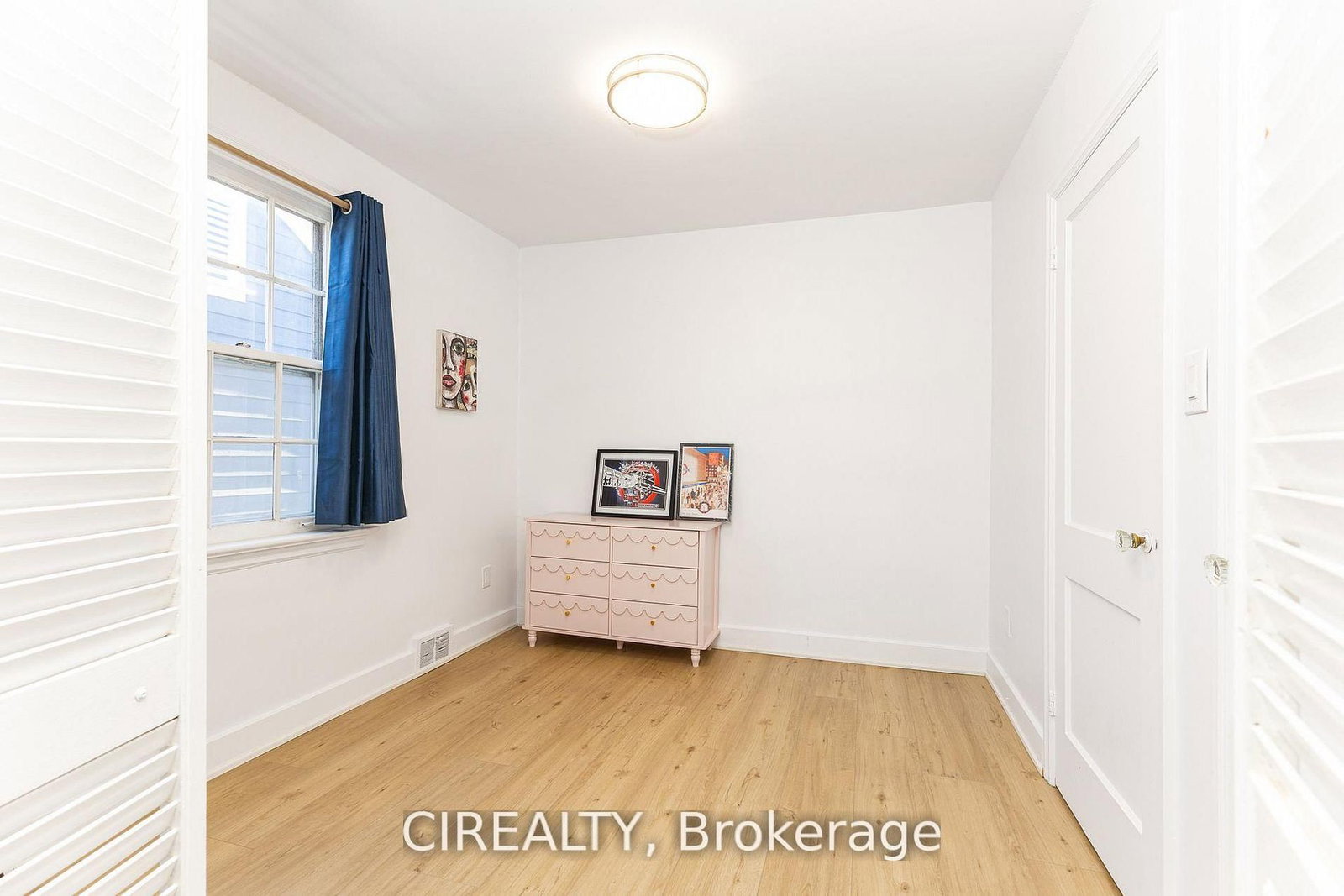 25 Howard Avenue • Oakville, ON photo 24