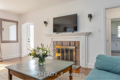 25 Howard Avenue • Oakville, ON photo 9