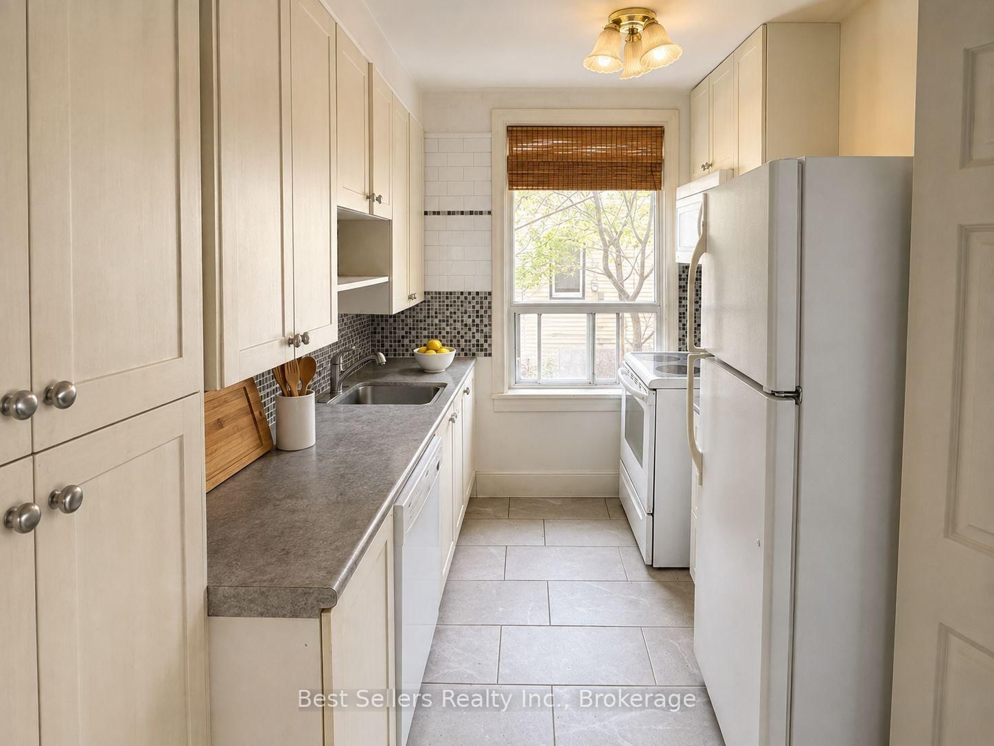 36 William Street photo 7