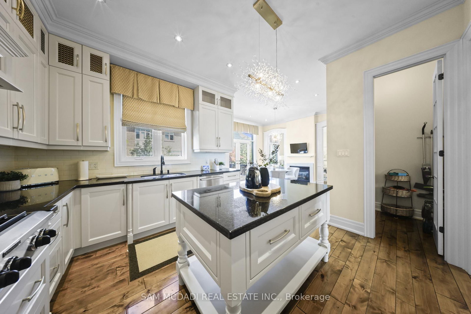 950 Fredonia Drive • Mississauga, ON photo 12