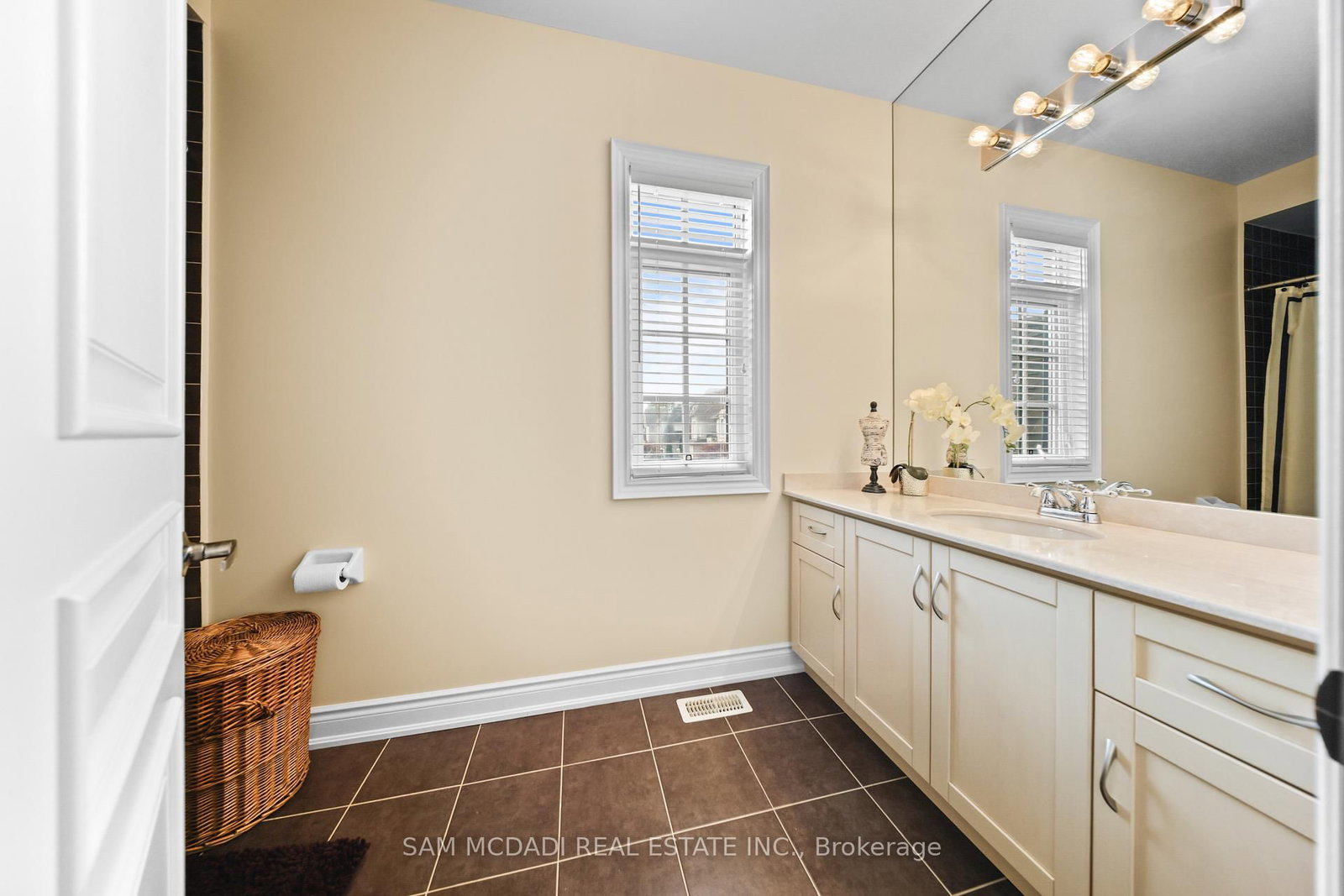 950 Fredonia Drive • Mississauga, ON photo 30