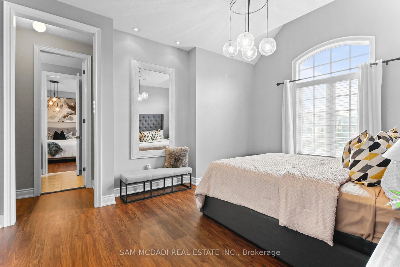 950 Fredonia Drive • Mississauga, ON photo 33