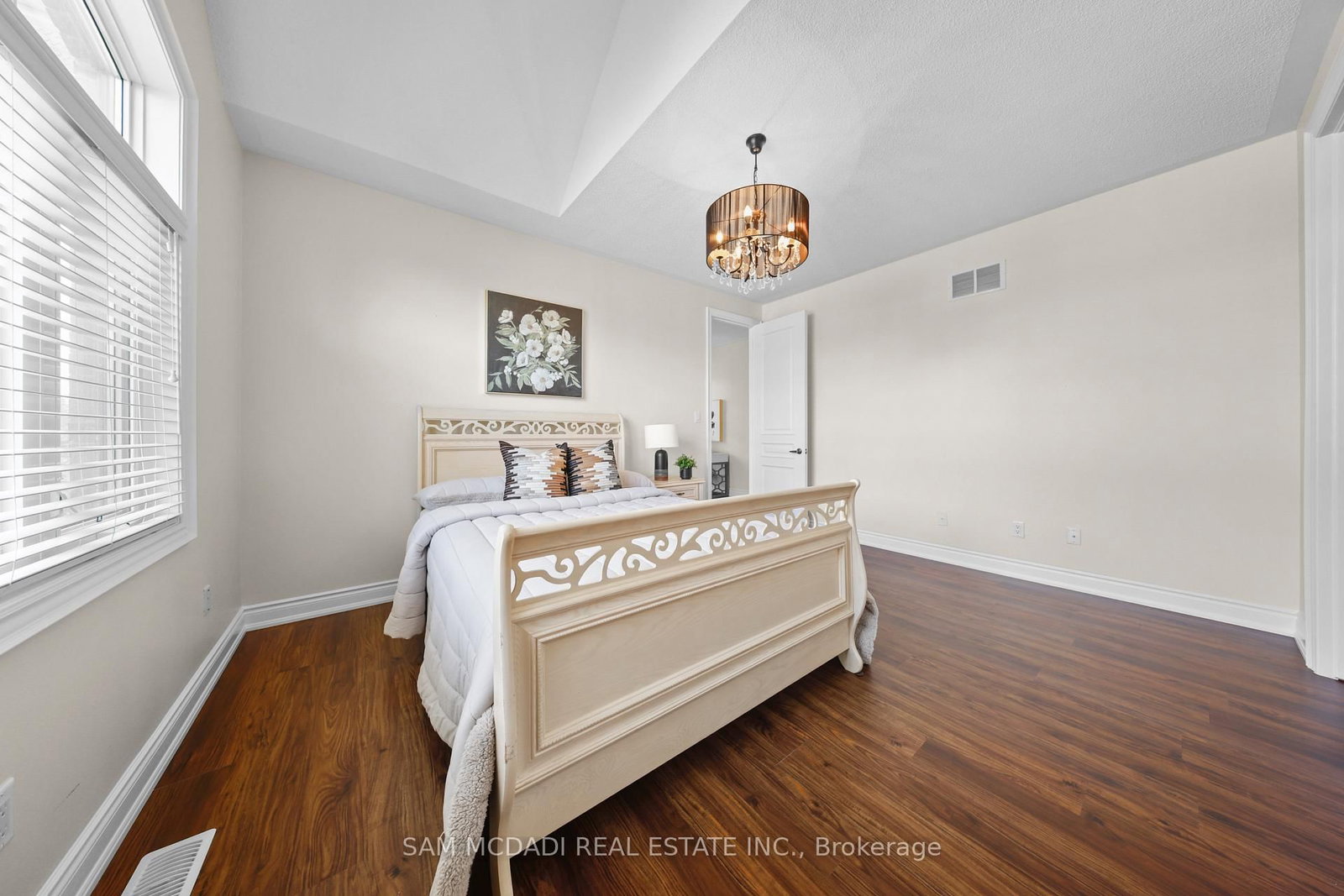 950 Fredonia Drive • Mississauga, ON photo 36