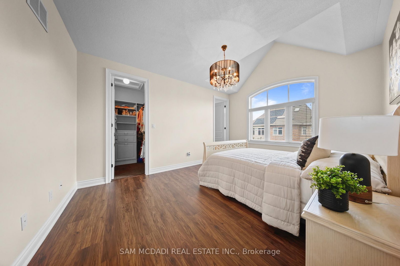 950 Fredonia Drive • Mississauga, ON photo 37