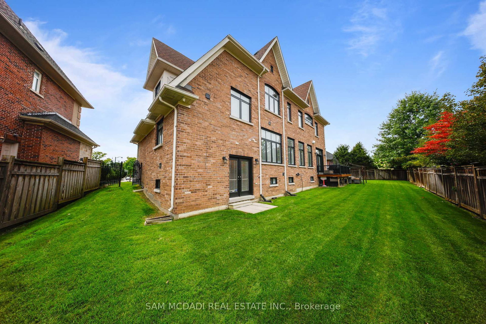 950 Fredonia Drive • Mississauga, ON photo 46