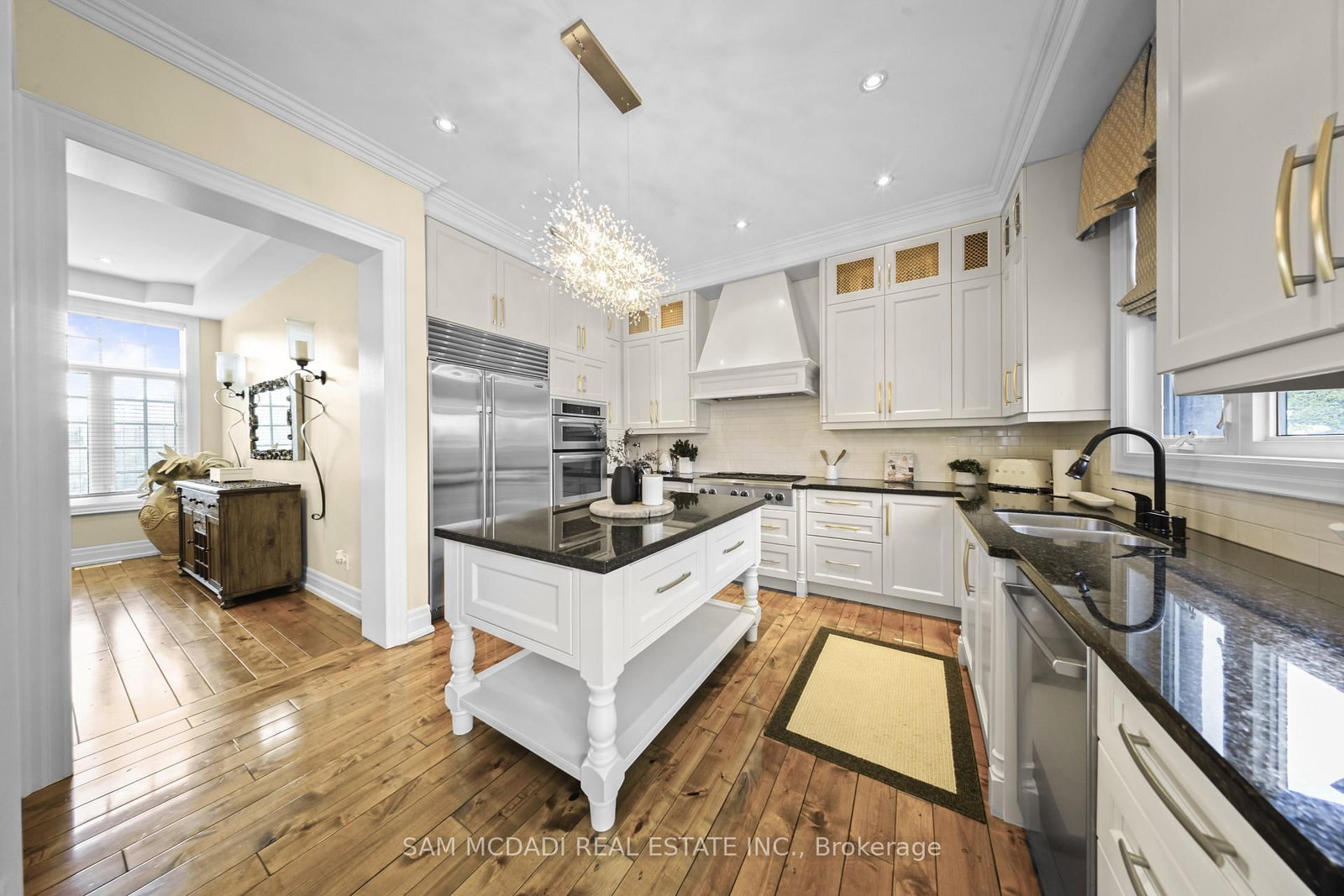 950 Fredonia Drive • Mississauga, ON photo 9