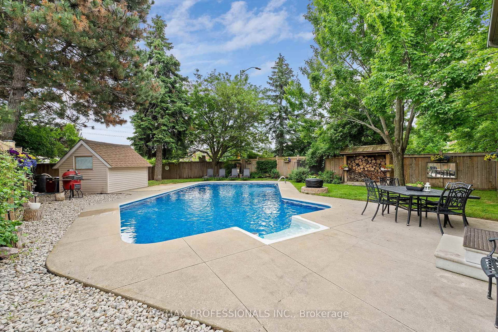 6031 Edenwood Drive • Mississauga, ON photo 1