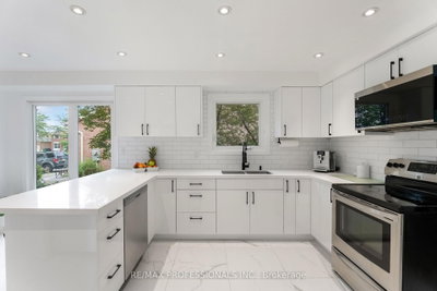 6031 Edenwood Mississauga,ON L5N 2Y6 — Photo 16