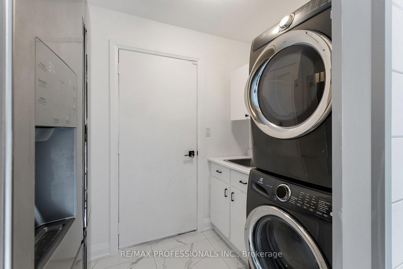 6031 Edenwood Mississauga,ON L5N 2Y6 — Photo 19