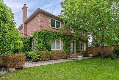 6031 Edenwood Drive • Mississauga, ON photo 2