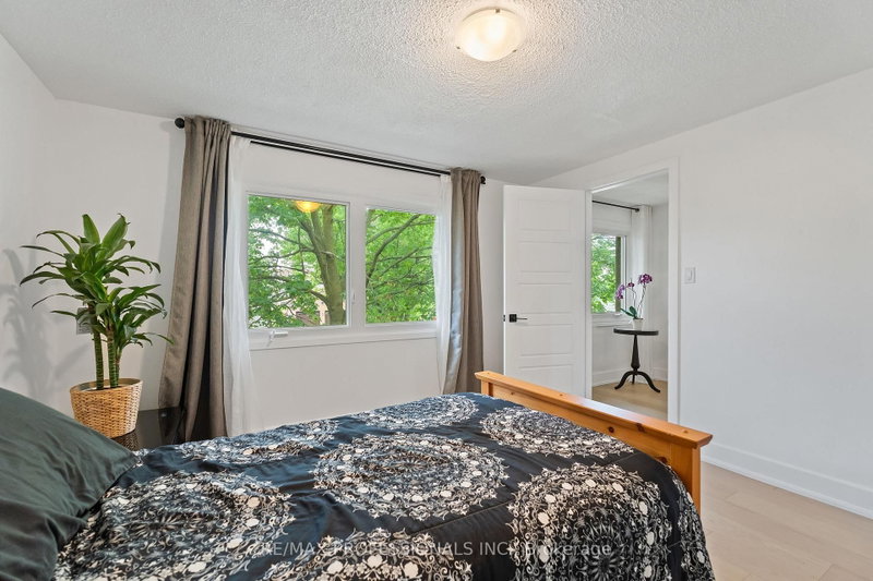 6031 Edenwood Mississauga,ON L5N 2Y6 — Photo 31