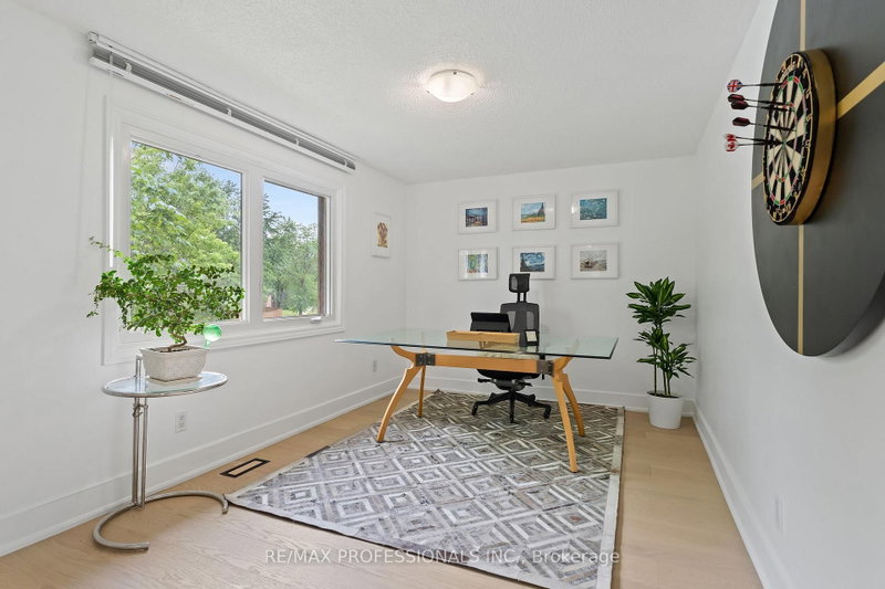 6031 Edenwood Mississauga,ON L5N 2Y6 — Photo 32