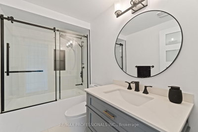 6031 Edenwood Mississauga,ON L5N 2Y6 — Photo 33