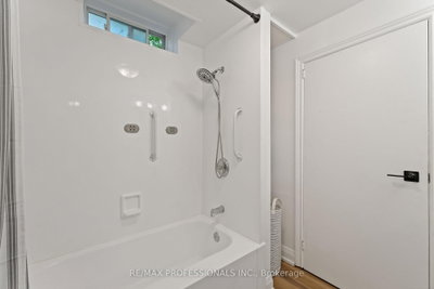 6031 Edenwood Mississauga,ON L5N 2Y6 — Photo 37