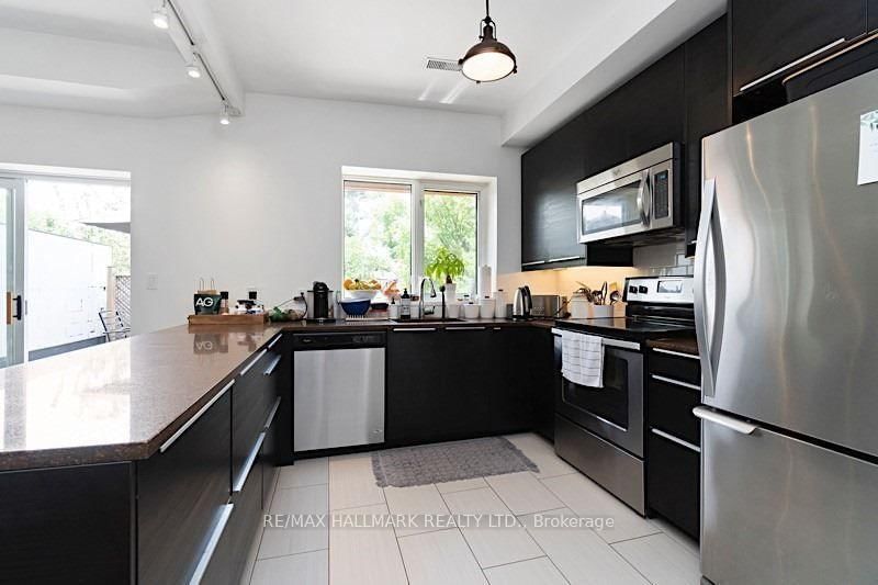Upper - 228 Pacific Avenue