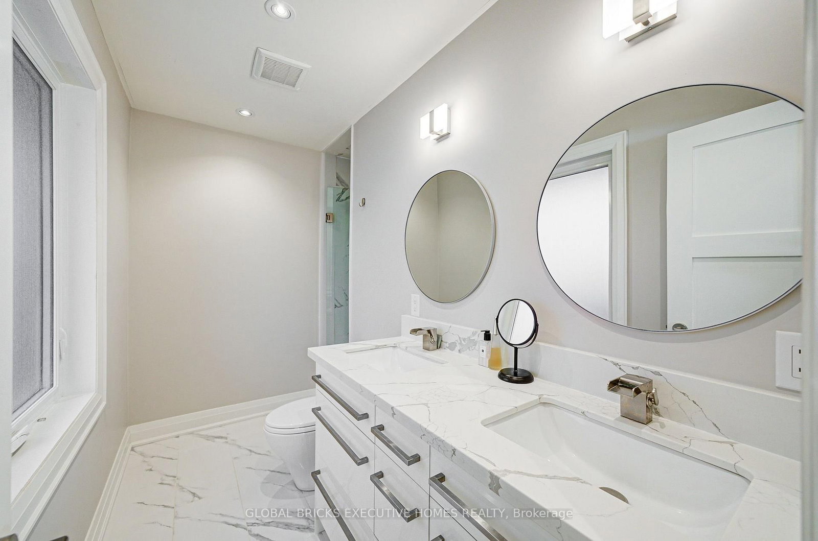 6 Cardigan Road • Toronto, ON photo 14