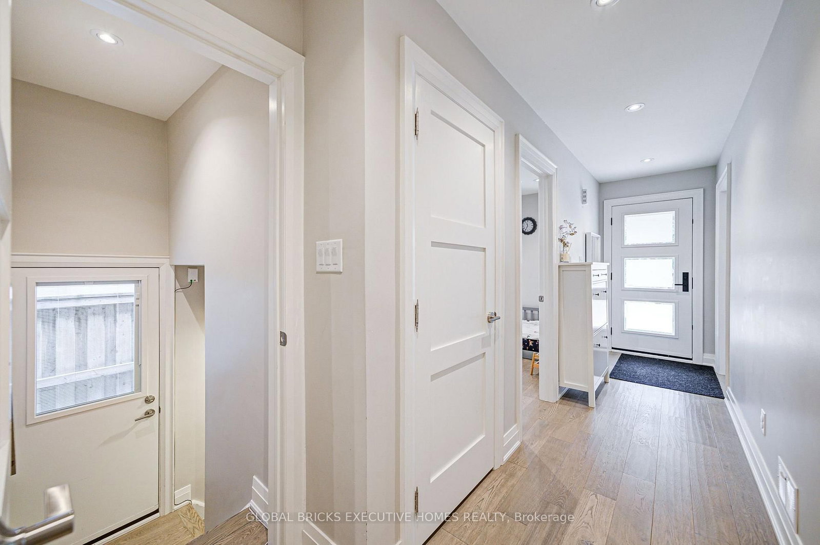 6 Cardigan Road • Toronto, ON photo 15