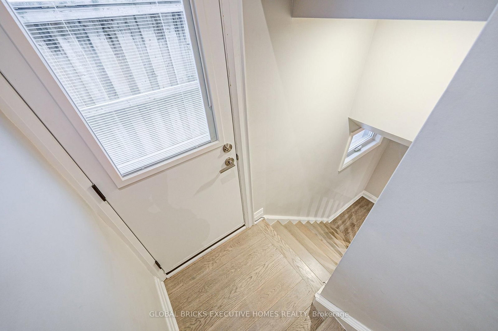 6 Cardigan Road • Toronto, ON photo 16