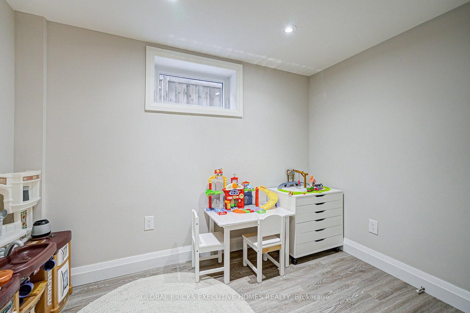 6 Cardigan Road • Toronto, ON photo 21