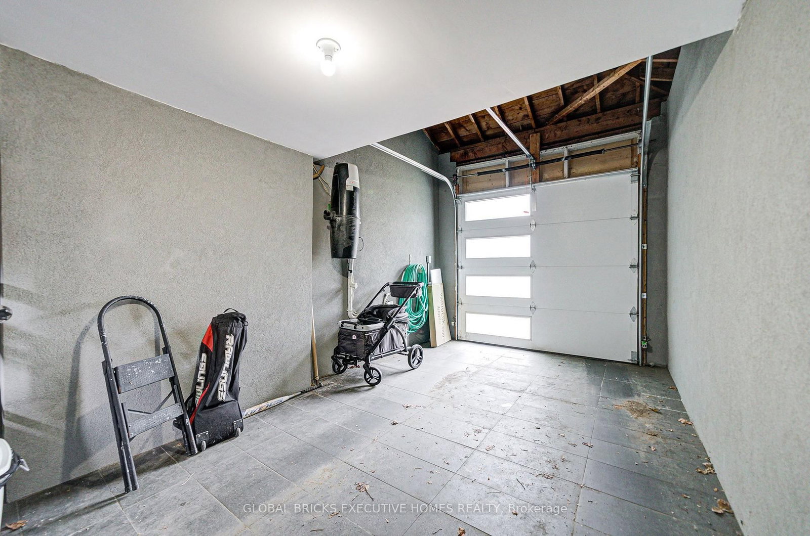 6 Cardigan Road • Toronto, ON photo 32