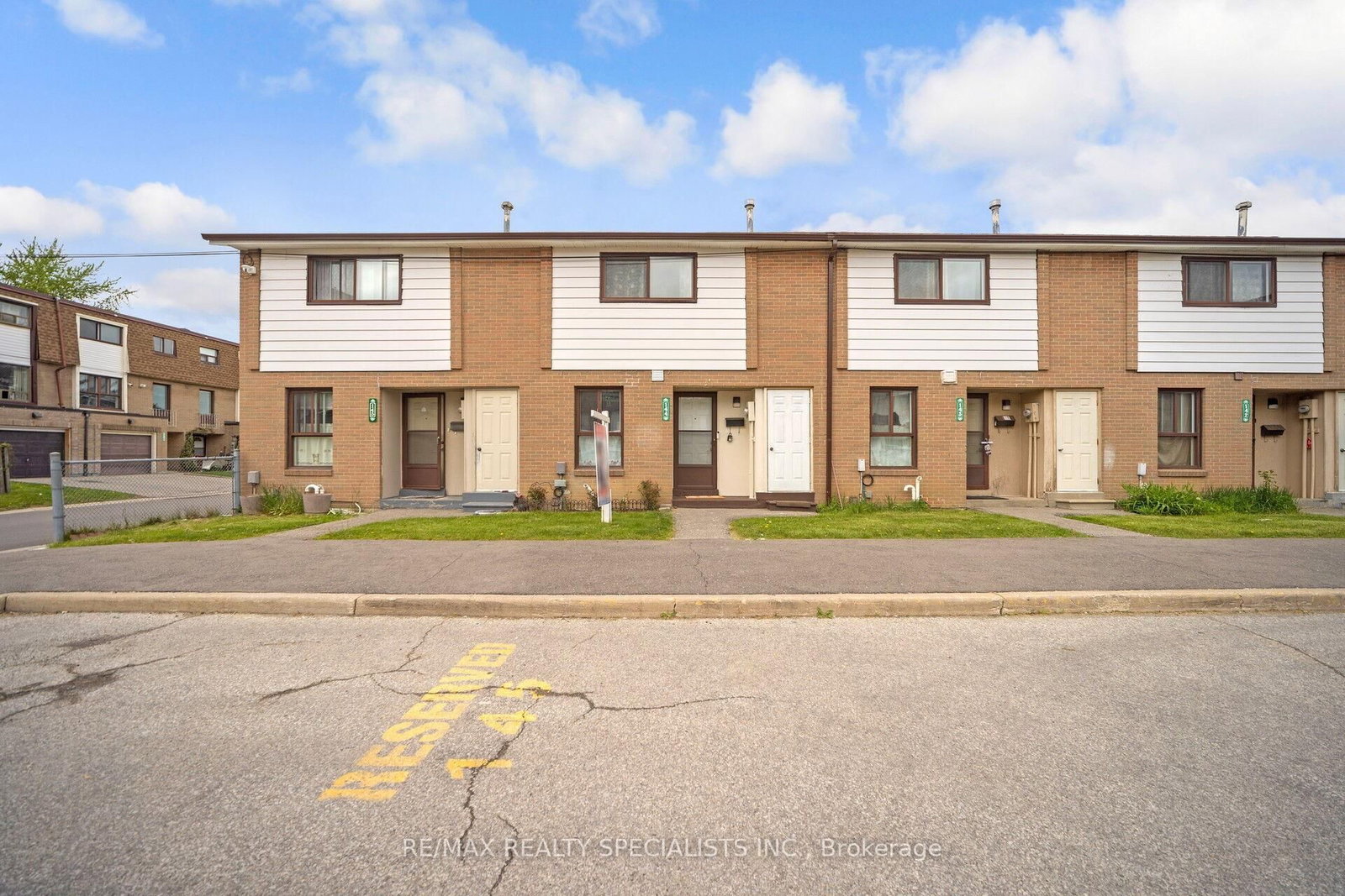 144 Fleetwood Crescent • Brampton, ON photo 2