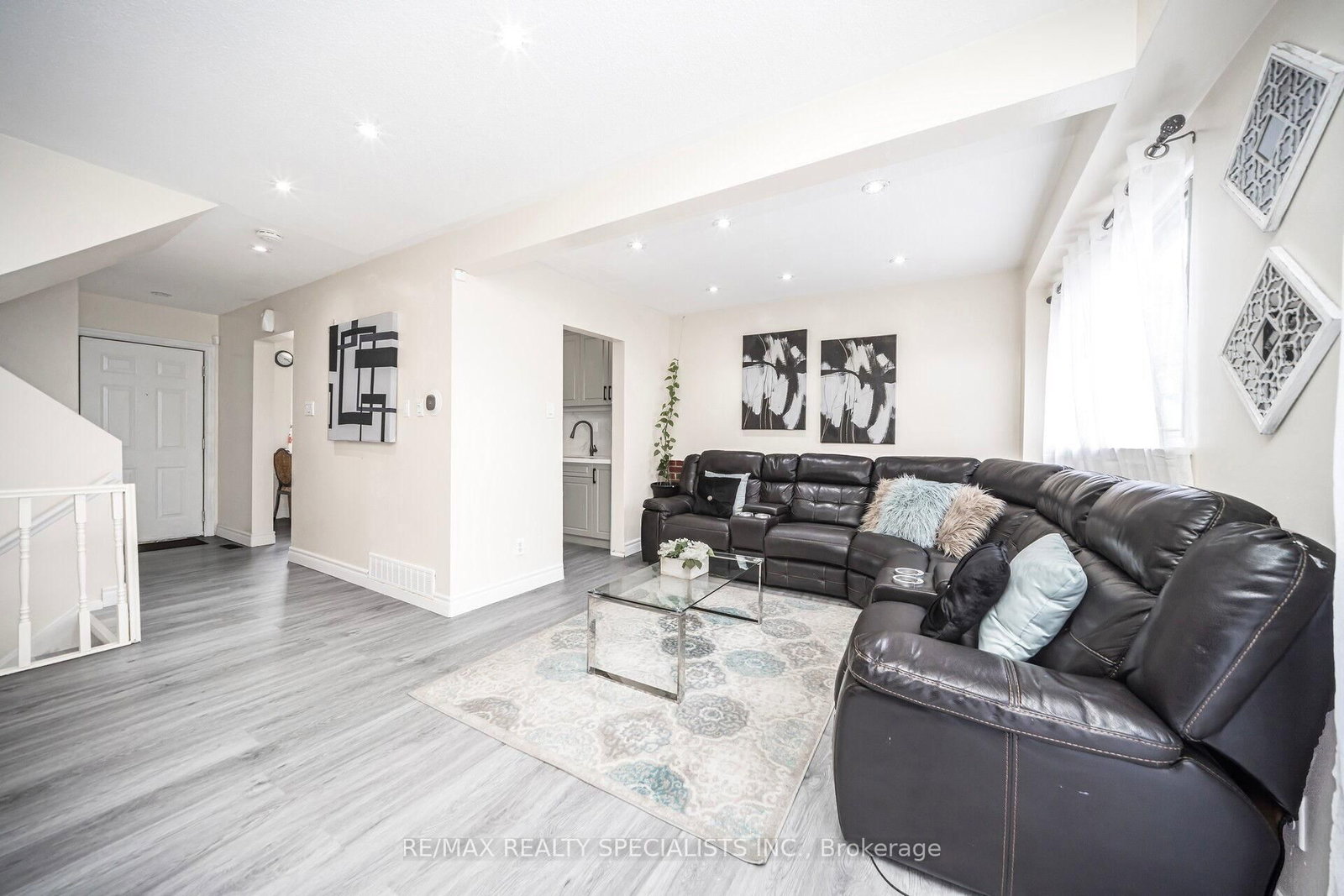 144 Fleetwood Crescent • Brampton, ON photo 6