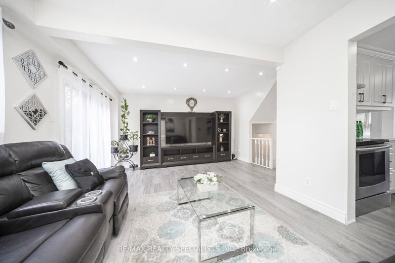 144 Fleetwood Brampton,ON L6T 2E6 — Photo 7