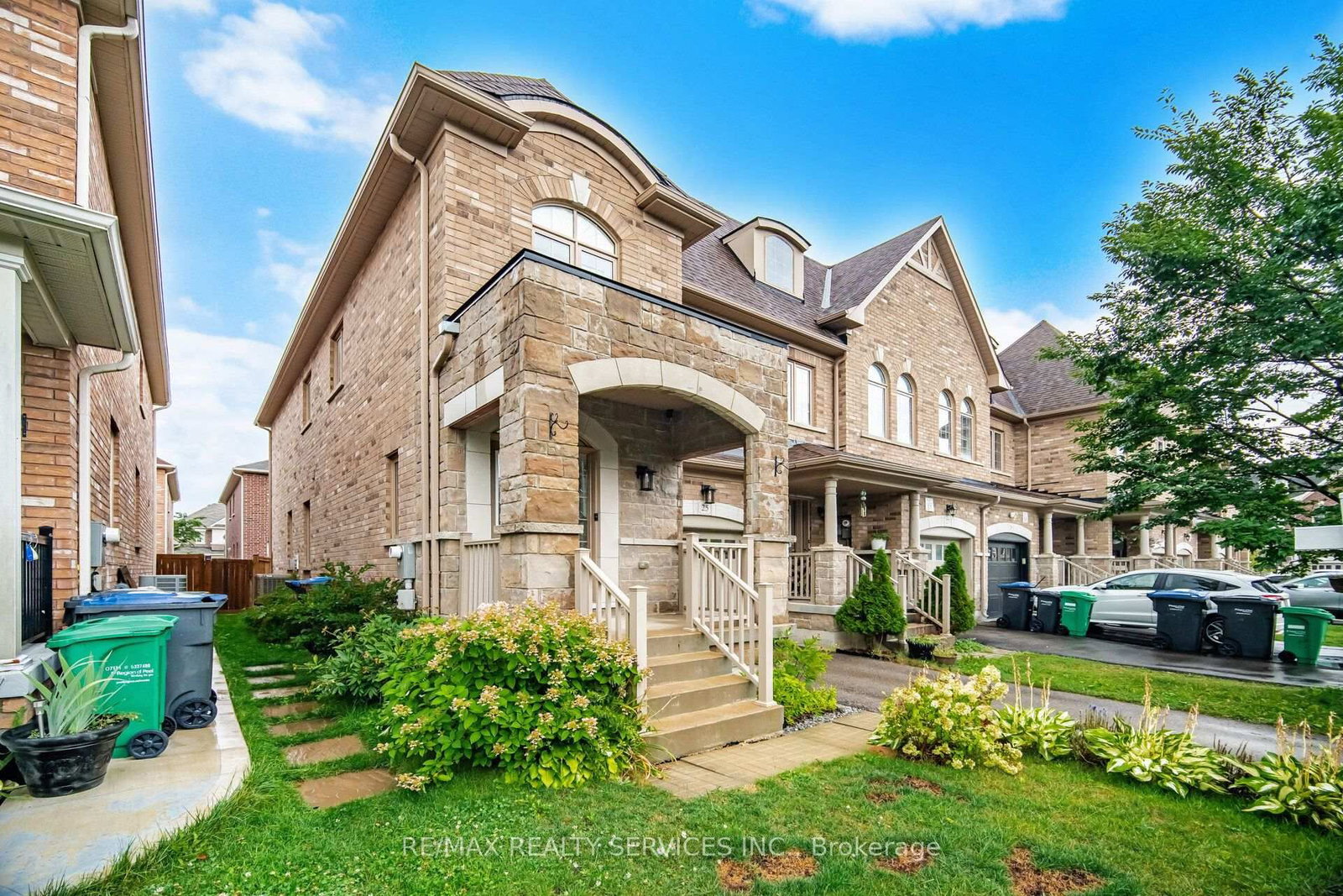 25 YATELY Street • Brampton, ON photo 4