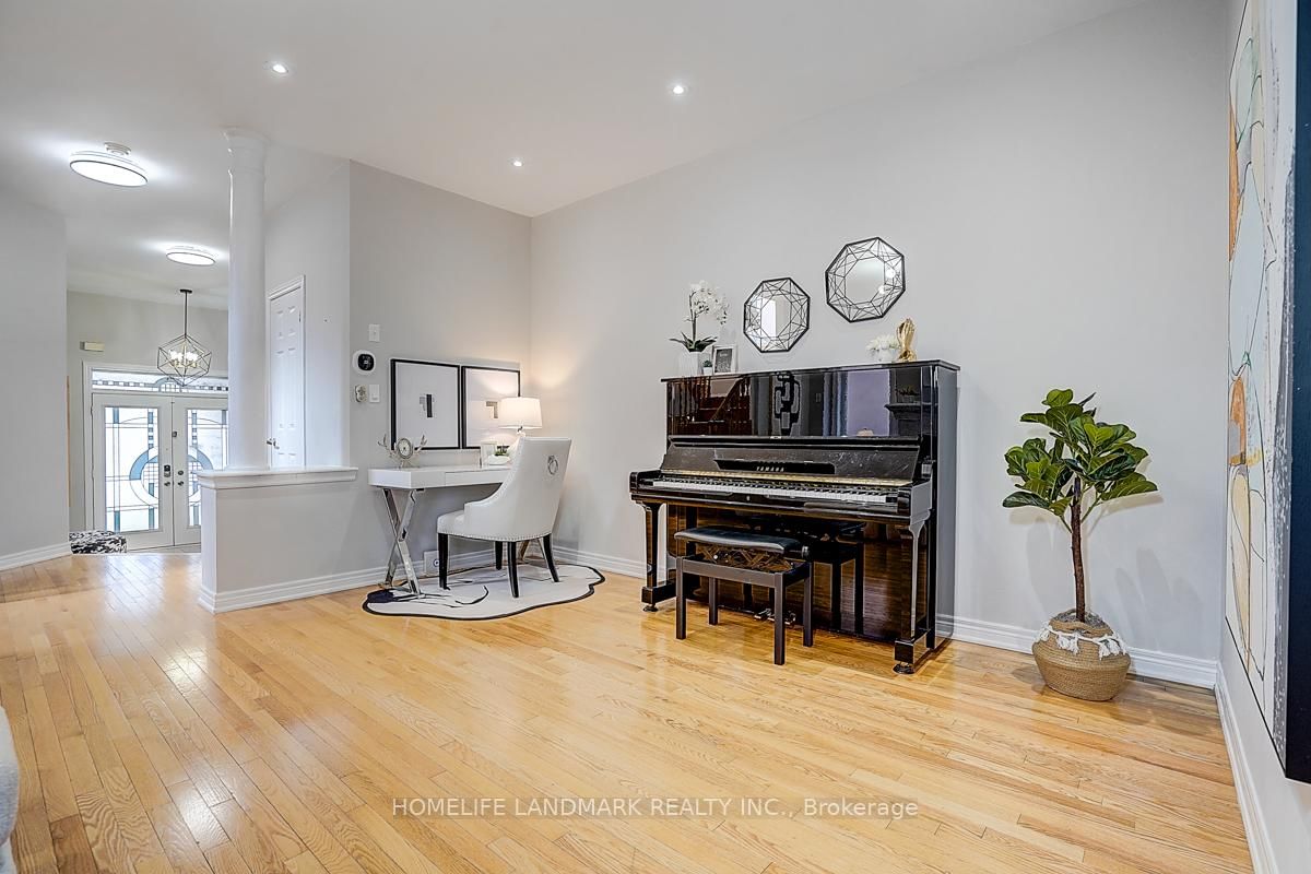 2455 Felhaber Crescent • Oakville, ON photo 12