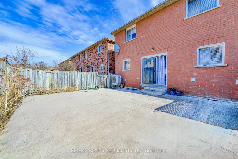 35 Softneedle Brampton,ON L6R 1K4 — Photo 19