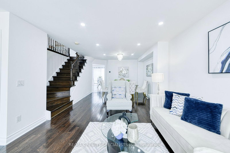 35 Softneedle Brampton,ON L6R 1K4 — Photo 5