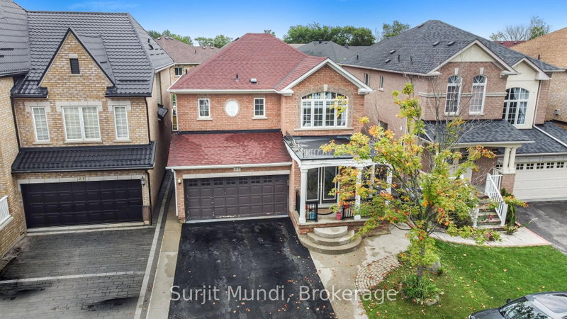 21 Amboise Crescent