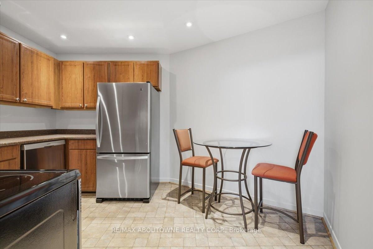 5250 Lakeshore Road • #401 • Burlington, ON photo 13