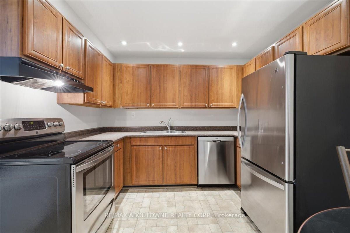 5250 Lakeshore Road • #401 • Burlington, ON photo 14