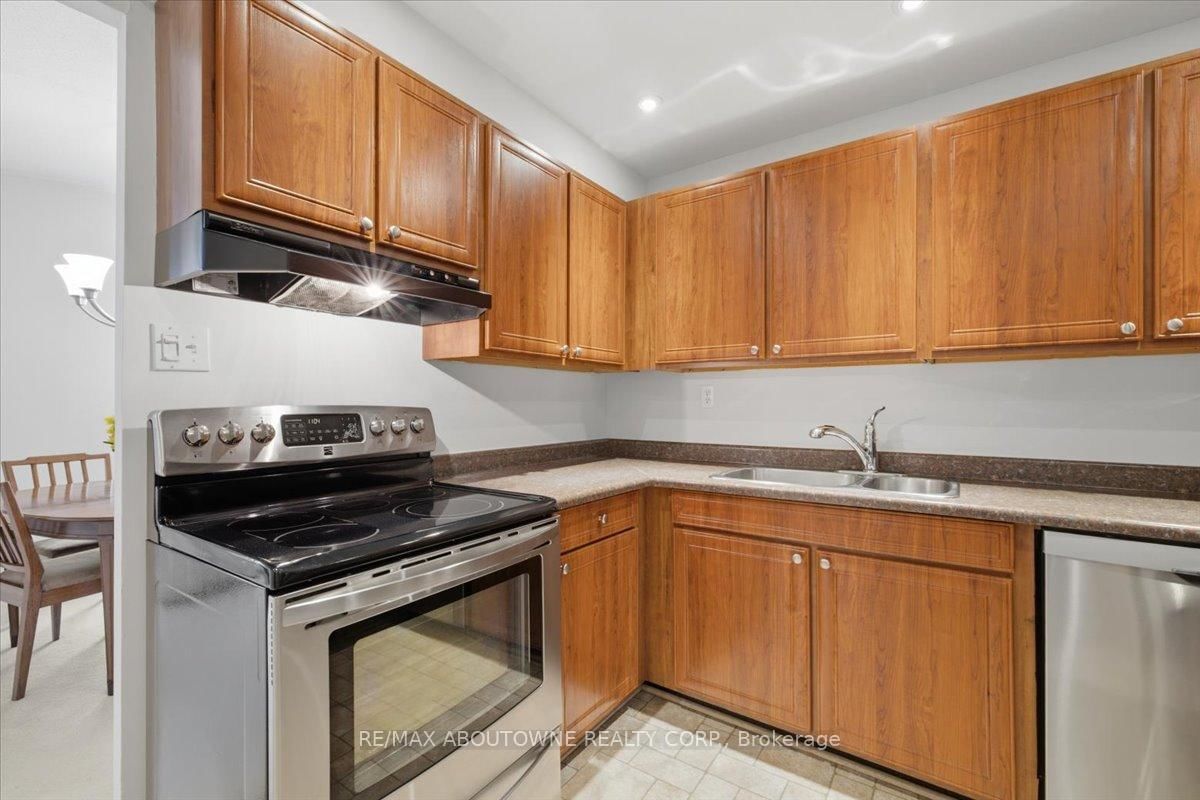 5250 Lakeshore Road • #401 • Burlington, ON photo 15
