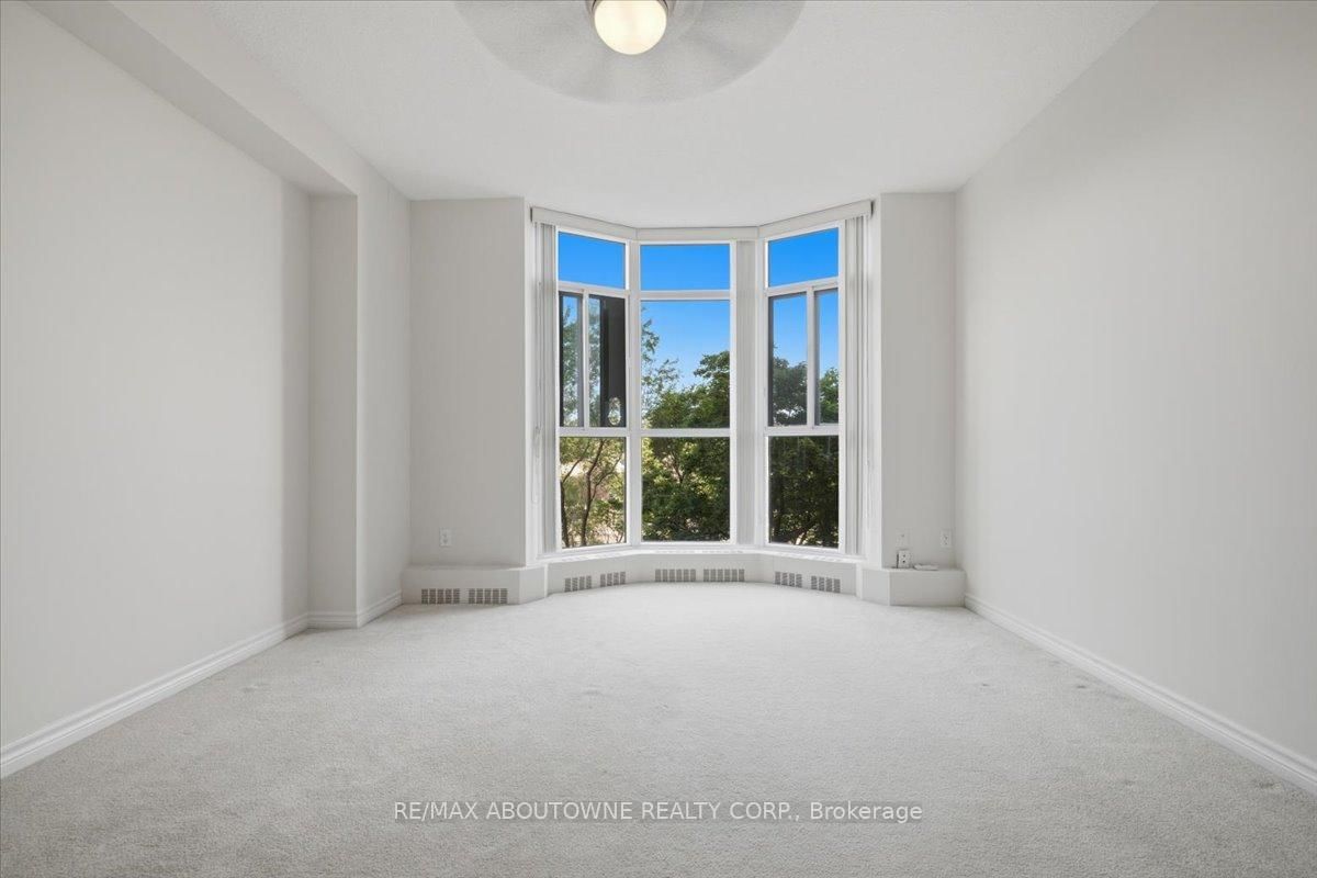 5250 Lakeshore Road • #401 • Burlington, ON photo 18