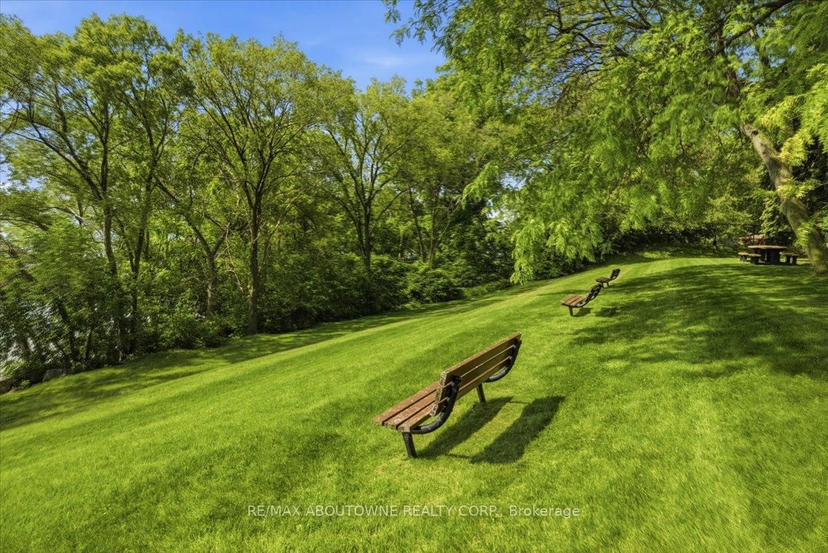 5250 Lakeshore Road • #401 • Burlington, ON photo 28