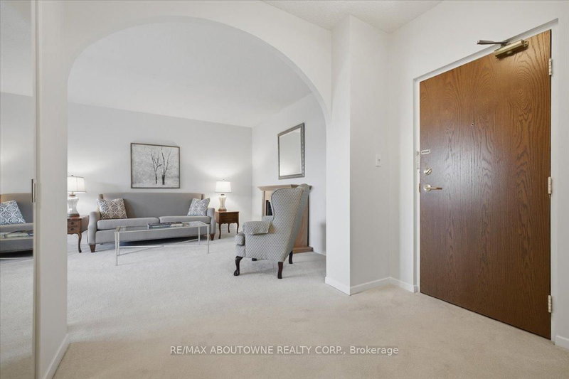 401 - 5250 Lakeshore Road