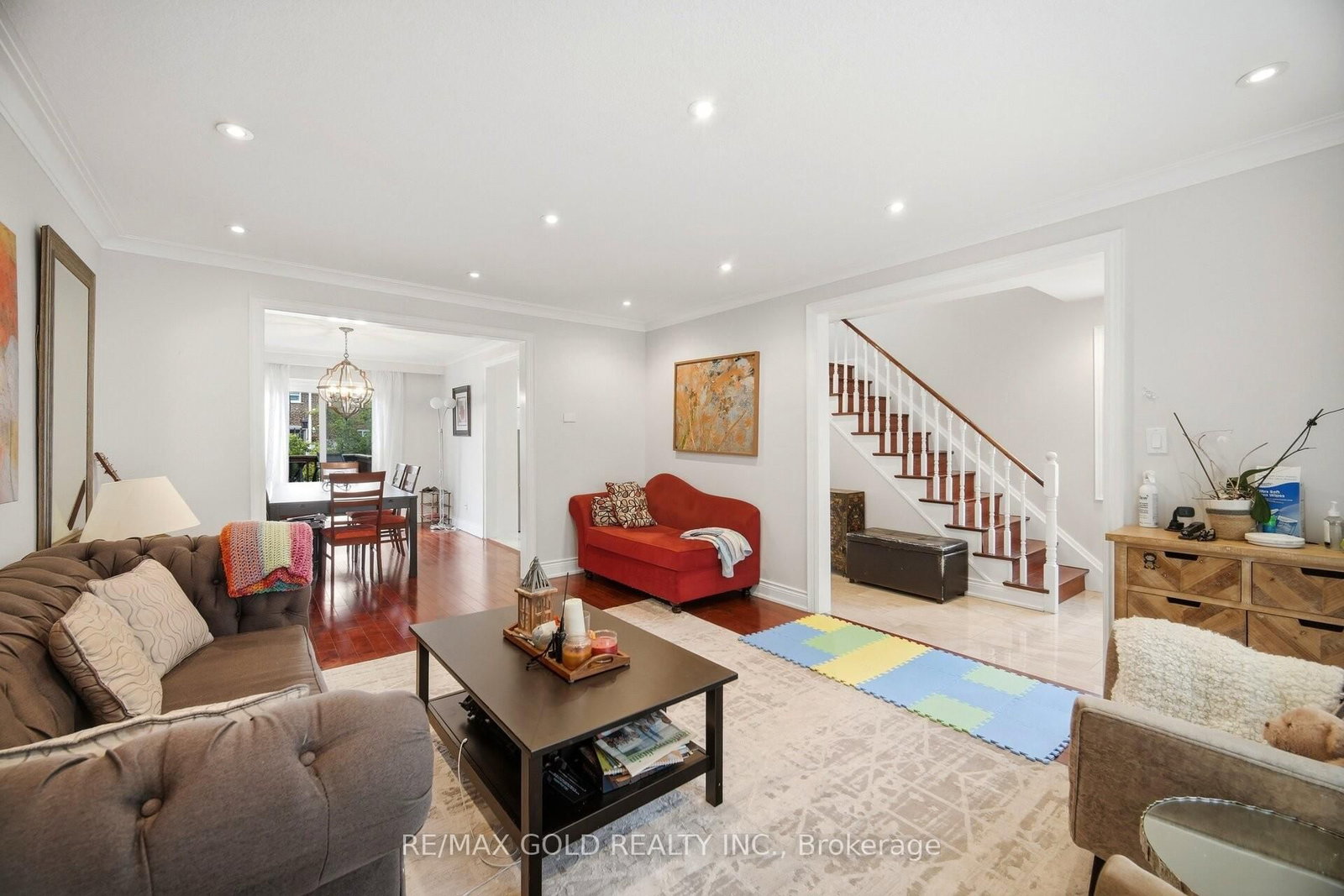 352 Maple Leaf Drive • Toronto, ON photo 6