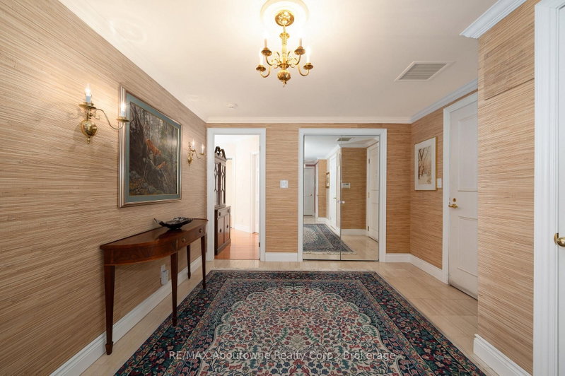 1105 - 100 Lakeshore Road E