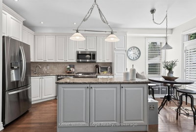 3416 Hayhurst Crescent • Oakville, ON photo 6